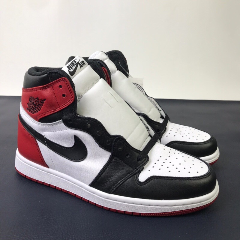 Jordan 1 Retro Black Toe