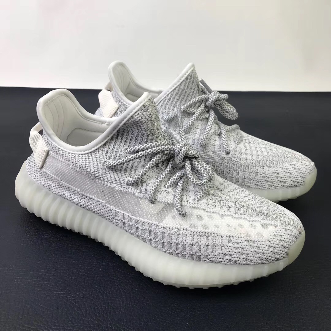 A version adidas Yeezy Boost 350 V2 Static Reflective