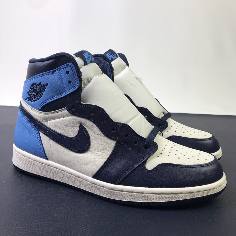 Jordan 1 Retro High Obsidian UNC