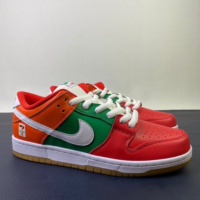 Nike SB Dunk Low 7 Eleven