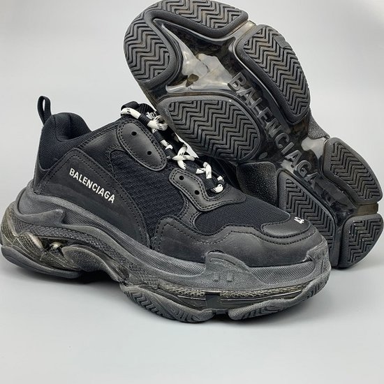 BALENCIAGA TRIPLE S TRAINERS CLEAR SOLE TRAINERS BLACK 541624