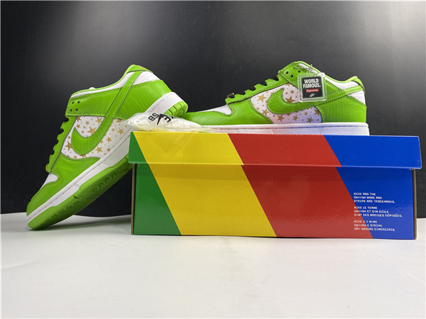 NIKE SB DUNK LOW SUPREME STARS MEAN GREEN