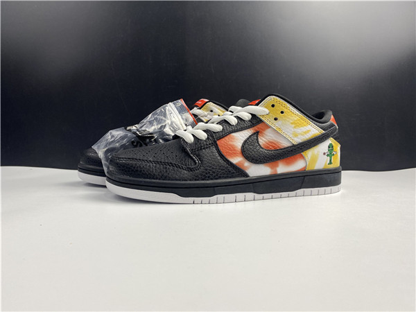 Nike SB Dunk Low“Raygun”