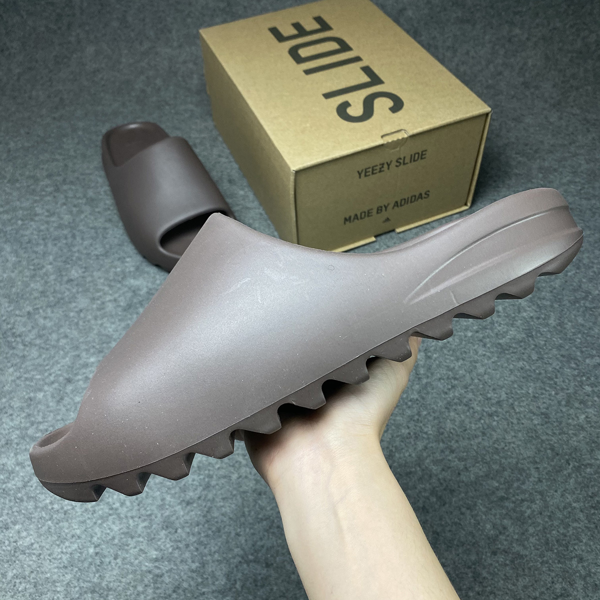 Yeezy Slide Soot G55495