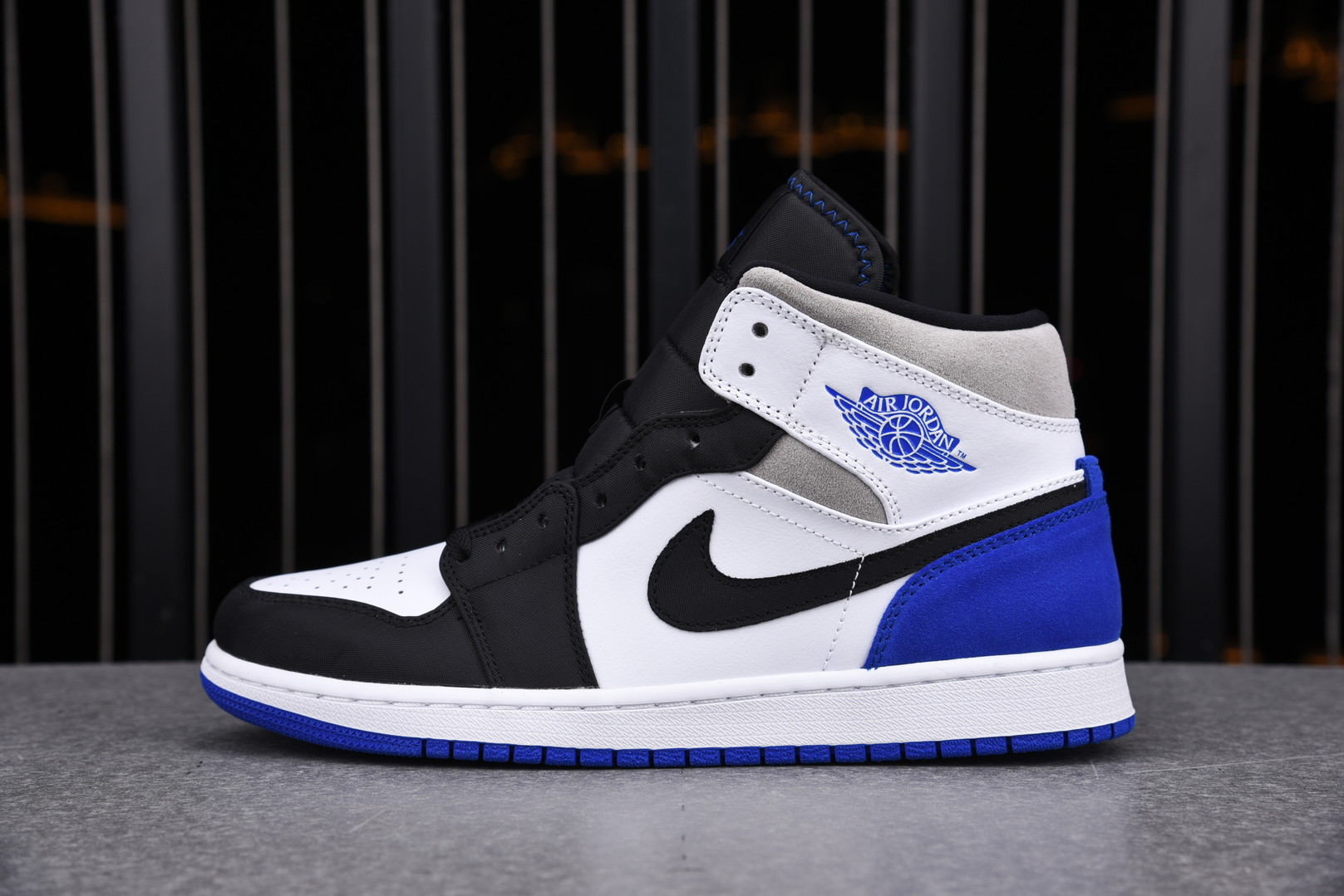 Jordan 1 Mid SE Union Royal