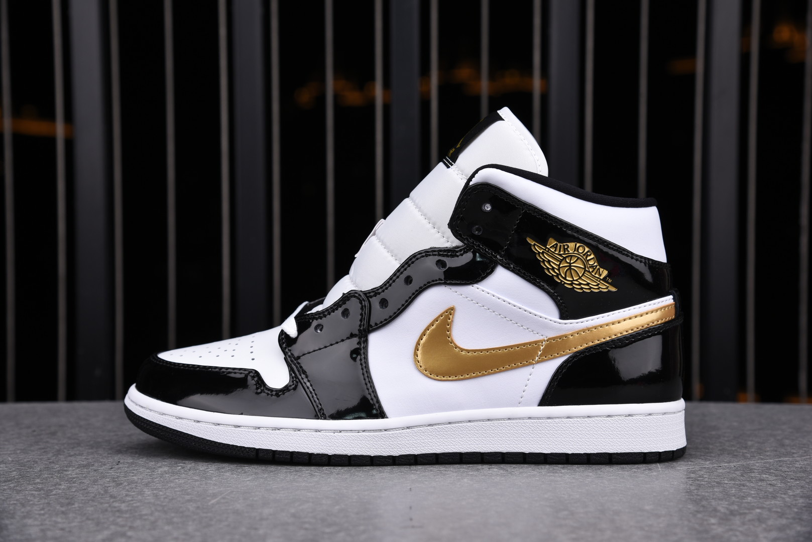 Jordan 1 Mid Patent Black White Gold