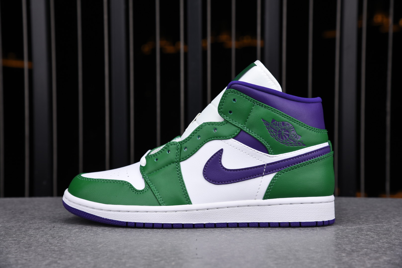 Jordan 1 Mid Incredible Hulk