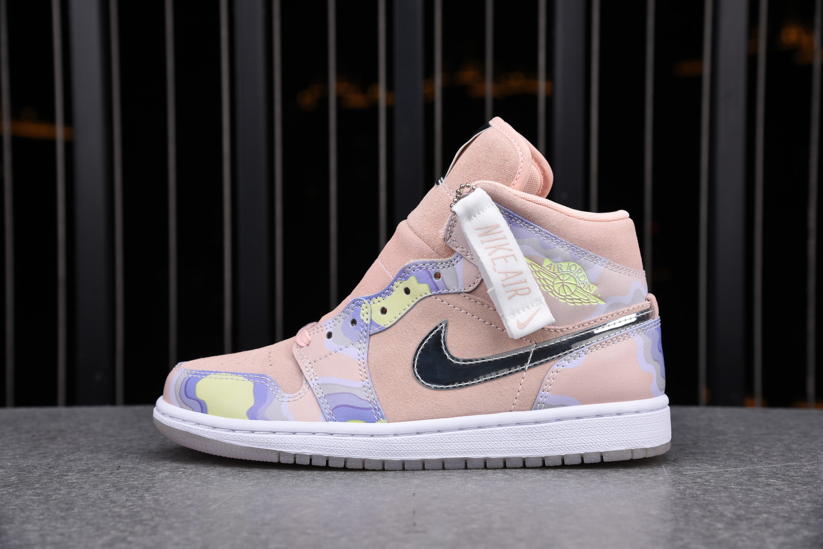 Jordan 1 Mid SE P(HER)SPECTIVE