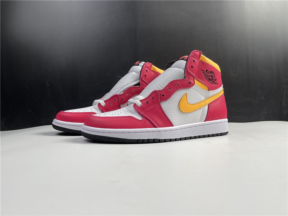 Air Jordan 1“Light Fusion Red”