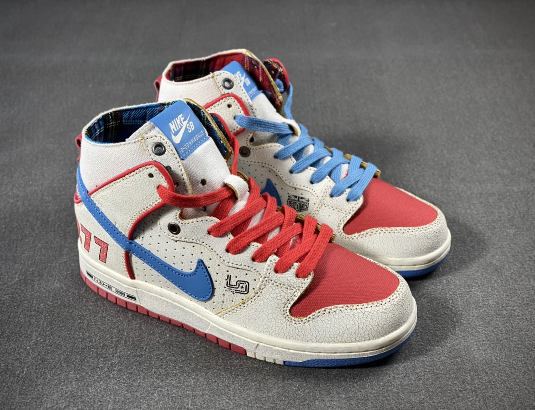 Nike DUNK SB x Magnus Walker High