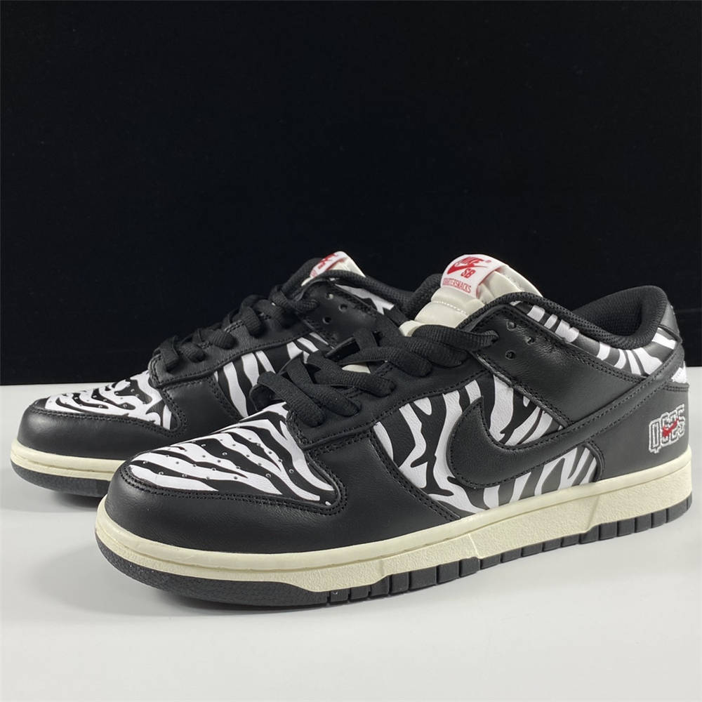 Nike SB Dunk Low Quartersnacks Zebra