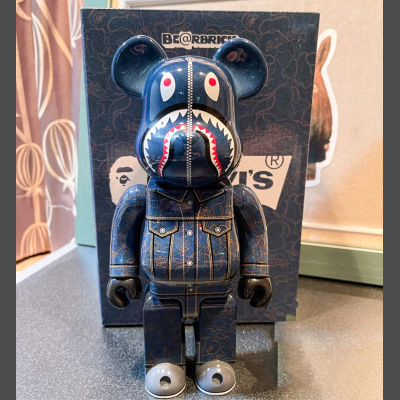 Bearbrick x BAPE x Levi's 400% 28cm