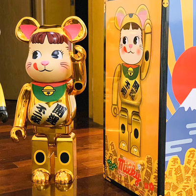 Bearbrick Maneki Neko Peko-chan Gold Plated 400% 28cm