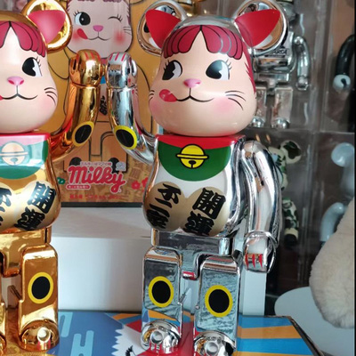 Bearbrick Maneki Neko Peko-chan Silver Plated 400% 28cm