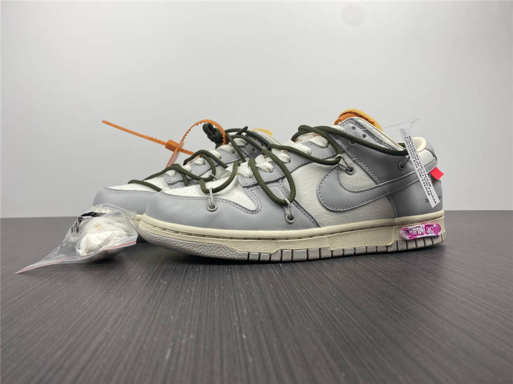 OFF WHITE x Nike Dunk SB Low Lot 22