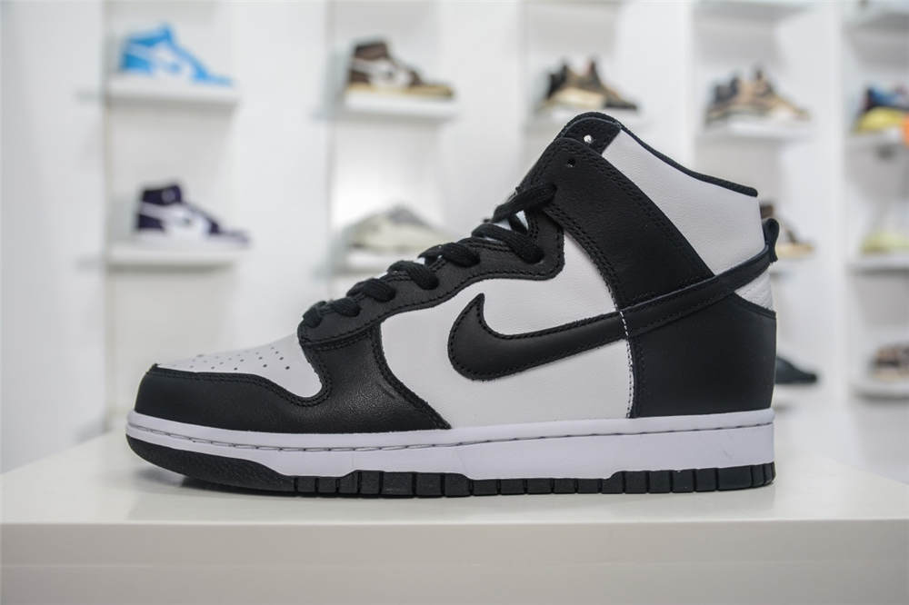 Nike Dunk High Panda (2021)