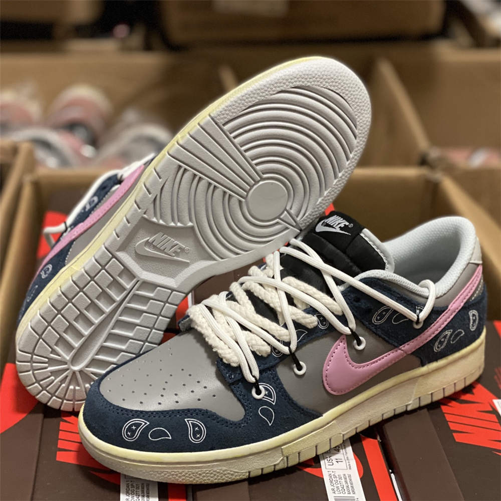 New Nike SB Dunk Low Travis Scott