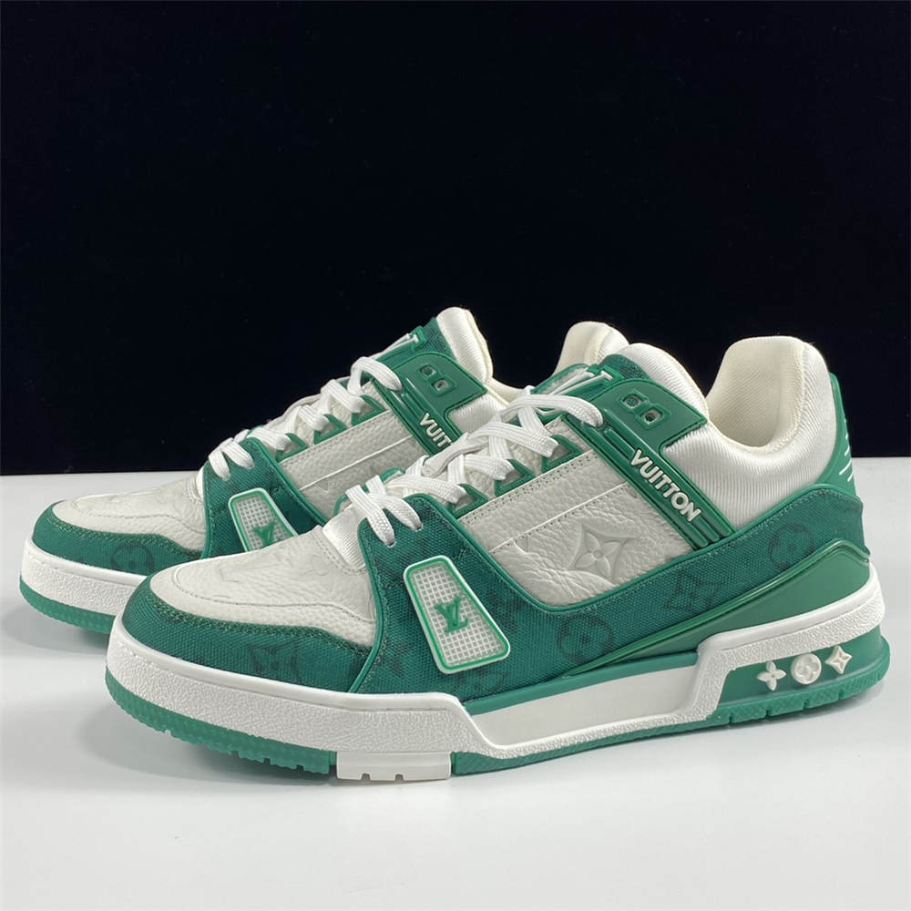 LV Trainer Sneaker Low light green