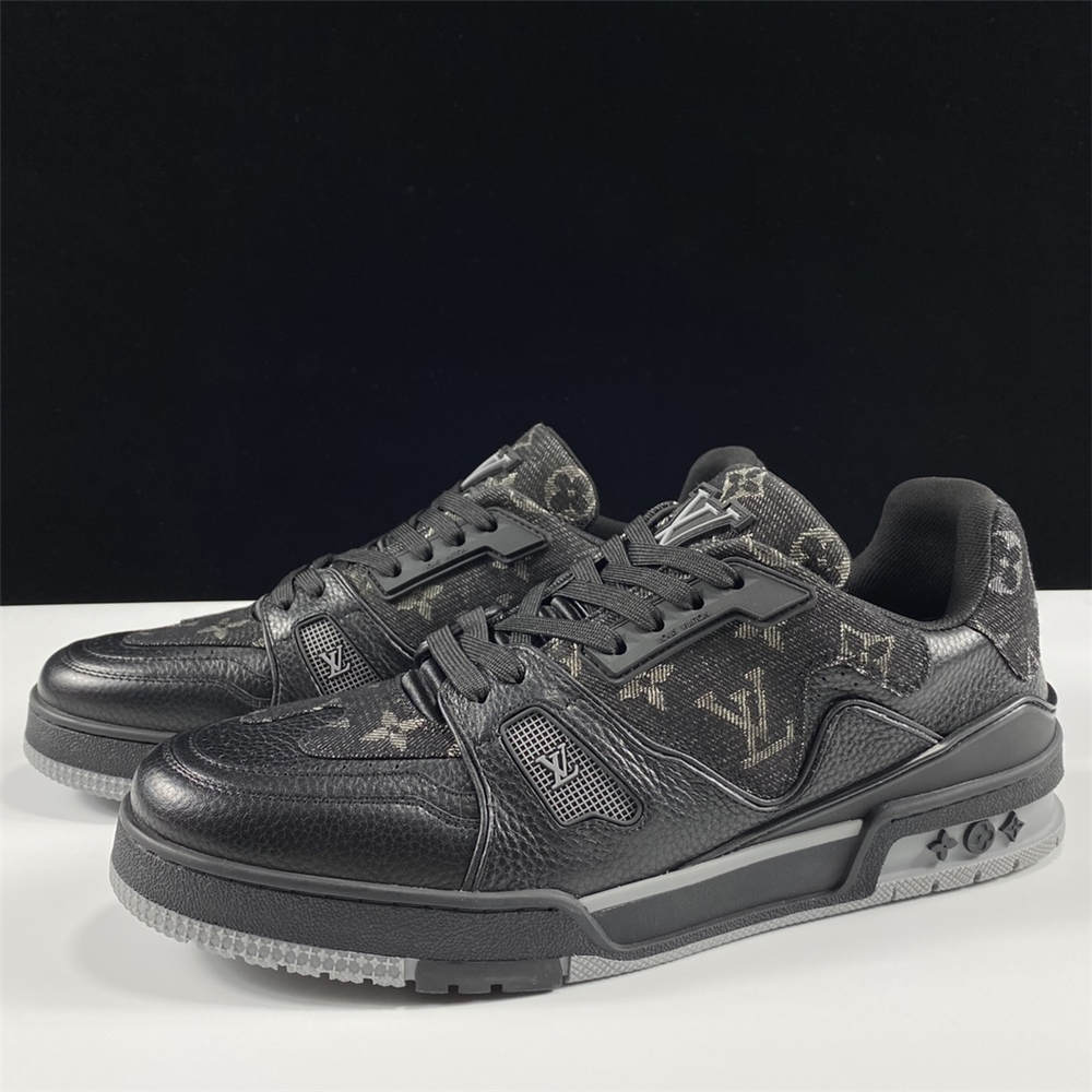 LV Trainer Sneaker Low Black