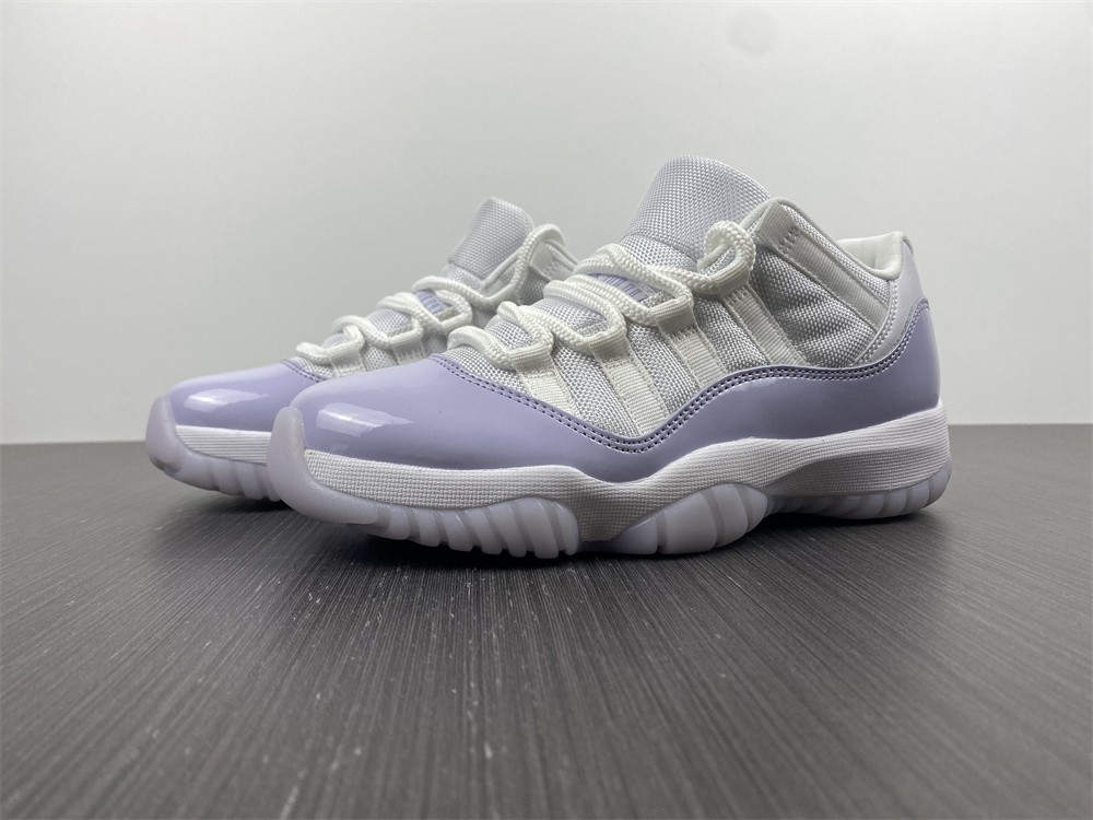 Air Jordan 11 Low WMNS PURE VIOLET