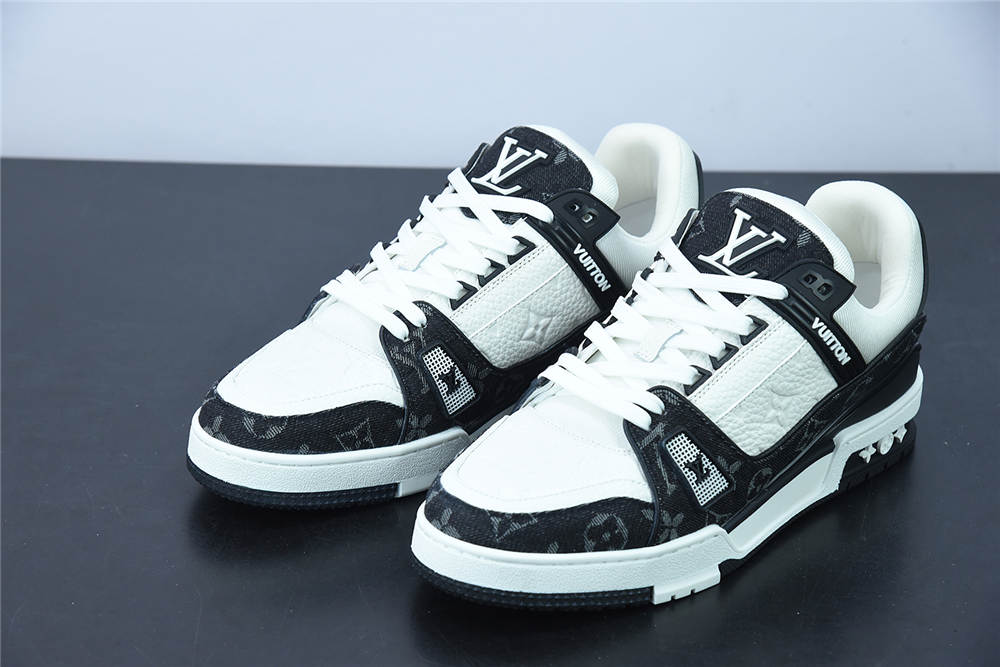 LV Trainer Sneaker Low black white