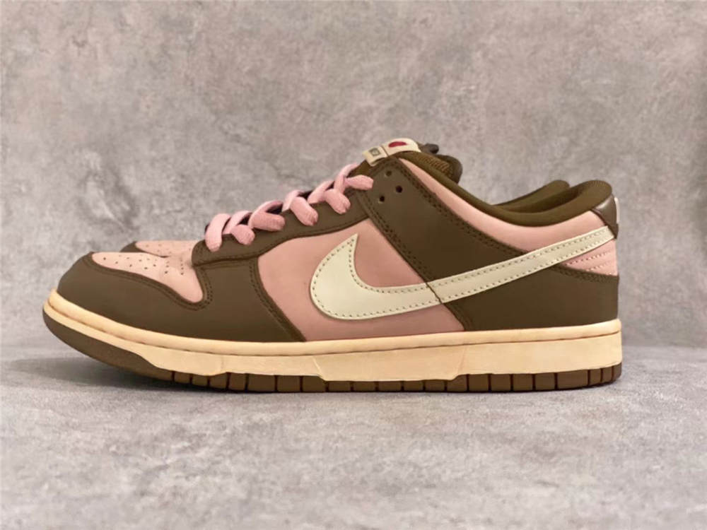 Nike Dunk SB Low Stussy Cherry