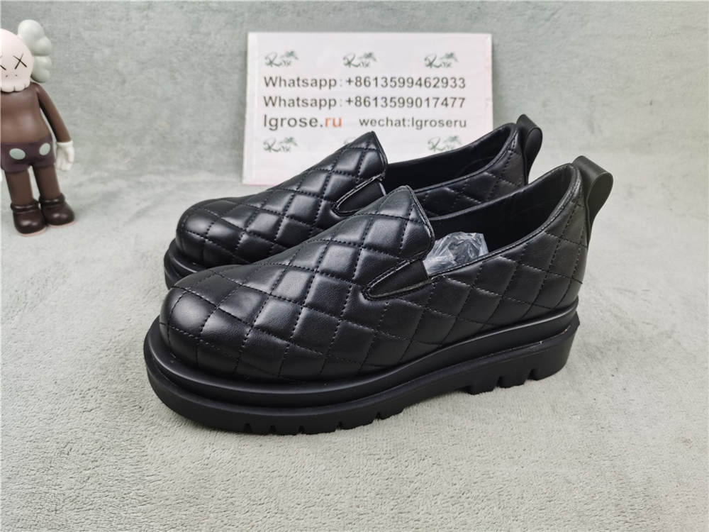 Veneta Calfskin Black