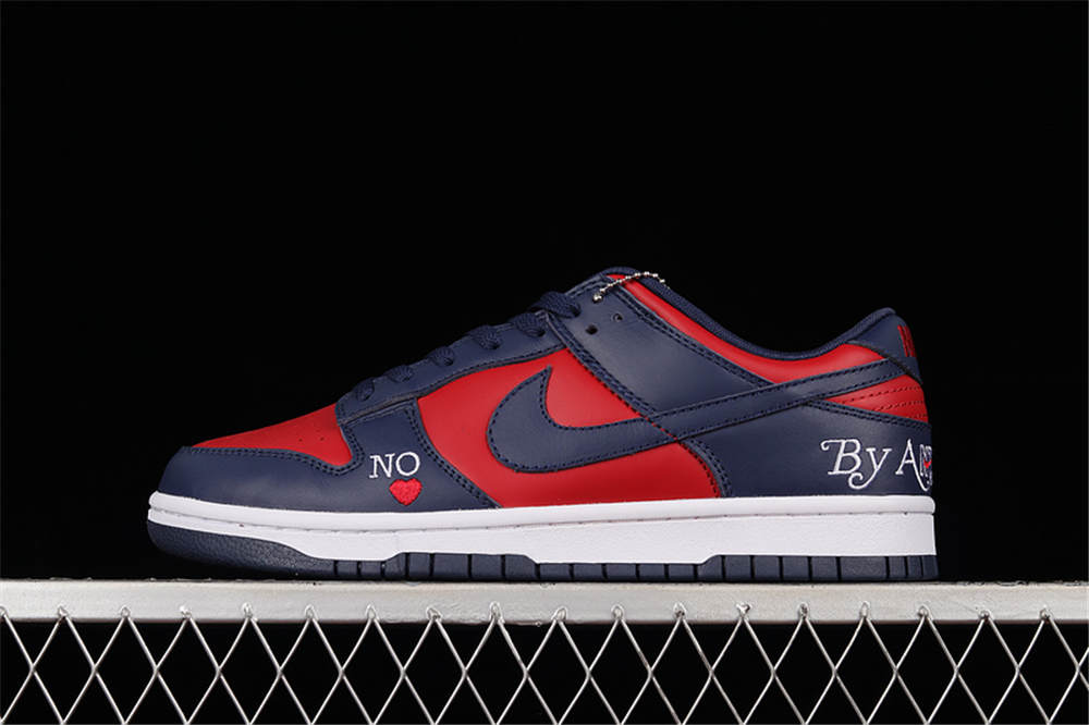 Nike SB Dunk Low Red Supreme