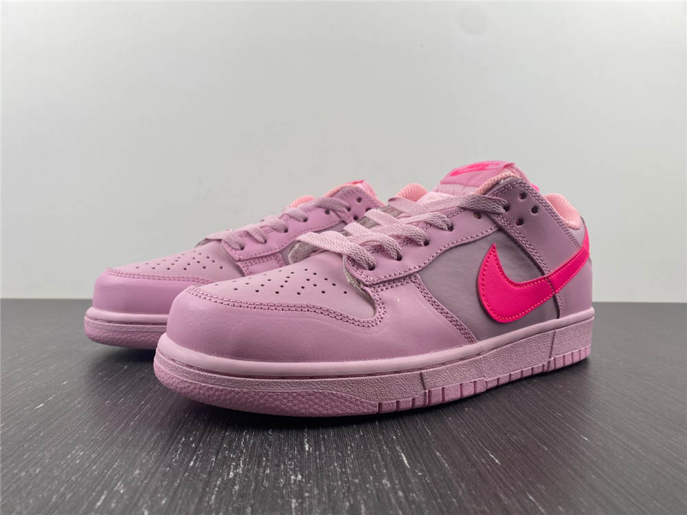 Nike GS Dunk Low Triple Pink