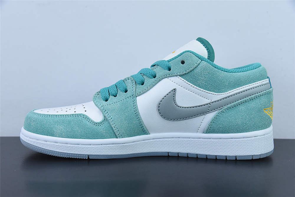 Jordan 1 Low SE New Emerald