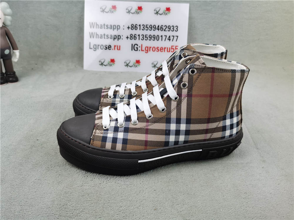 Burbery Sneaker 3