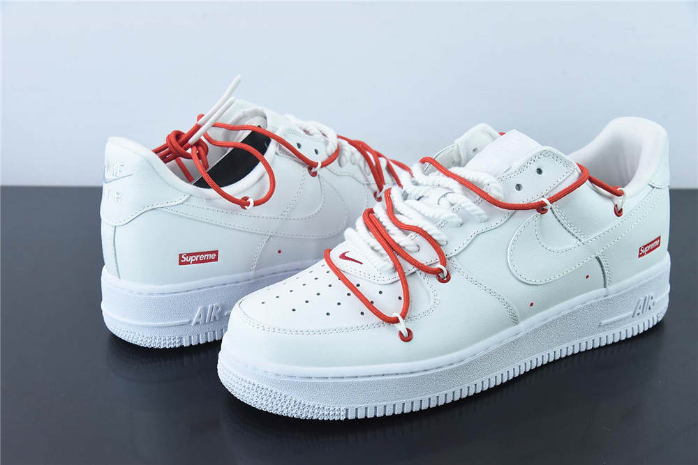 Nike Air Force 1 Low Supreme Triple White