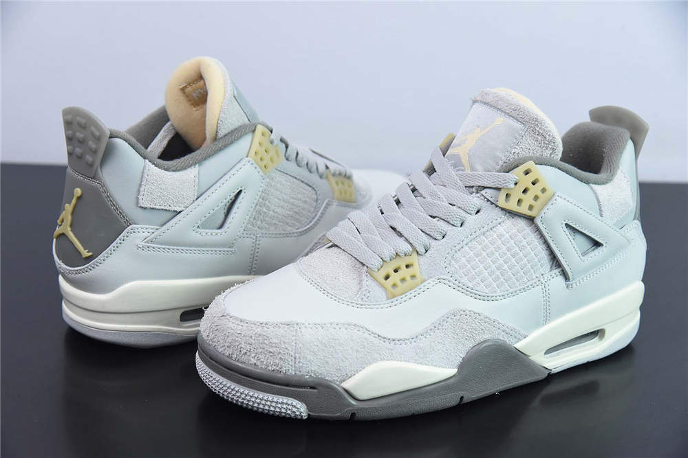 Air Jordan 4 SE Craft Photon Dust