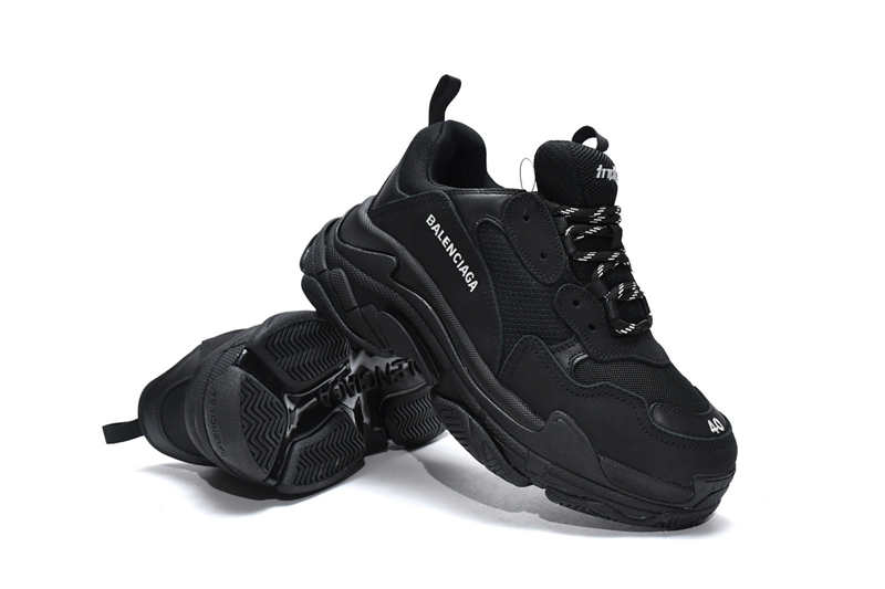 BLCG Triple S Black 541624 W0901 1000