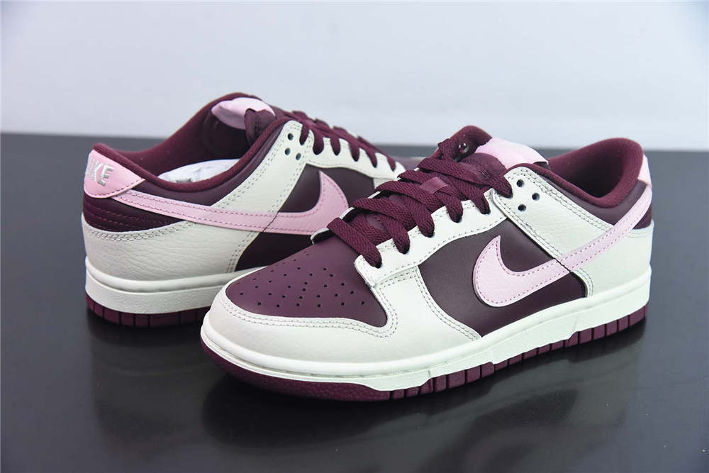 Nike Dunk Low Valentine's Day