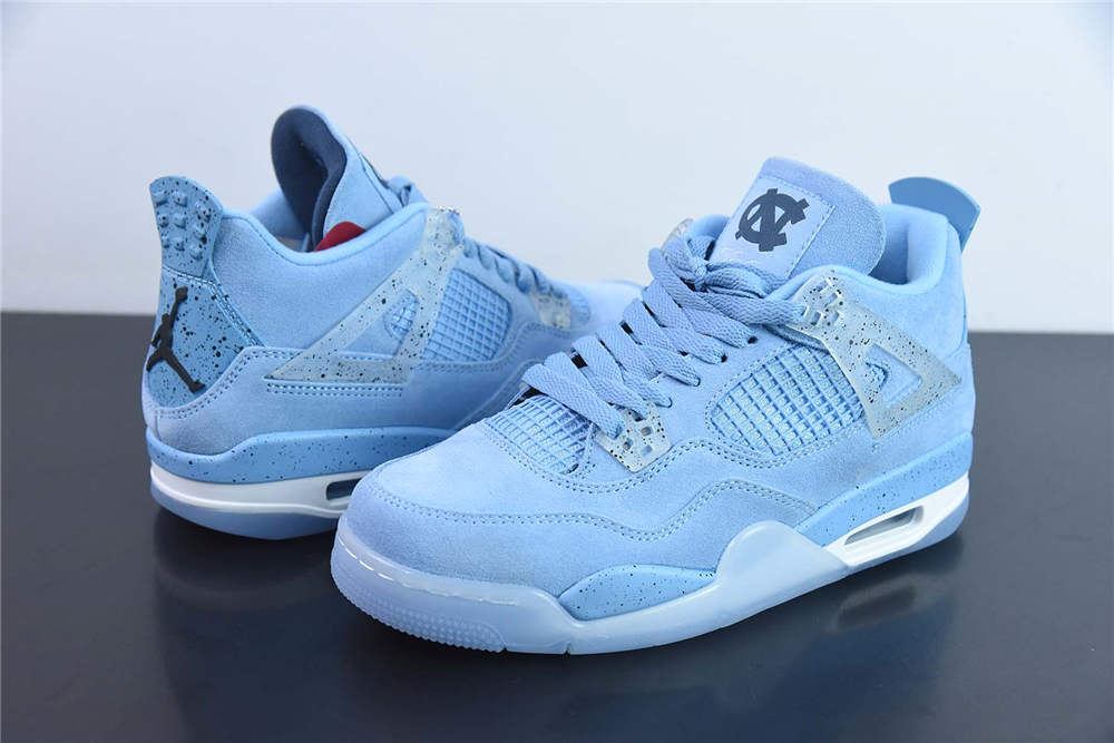 Jordan 4 Retro UNC PE