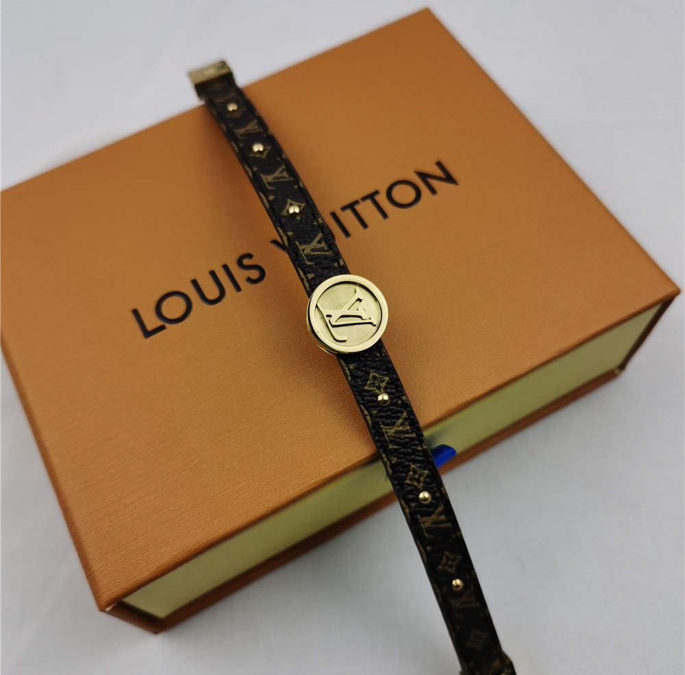 Lv circle reversible bracelet