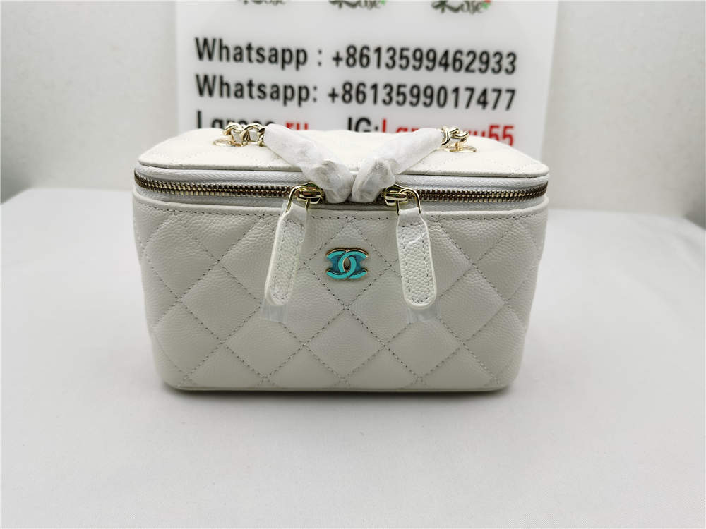 Chanel Vanity leather mini bag White in Leather