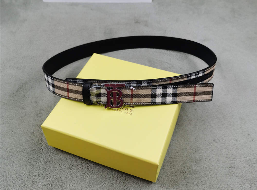 BURBERRY Reversible Monogram Vintage Check Belt